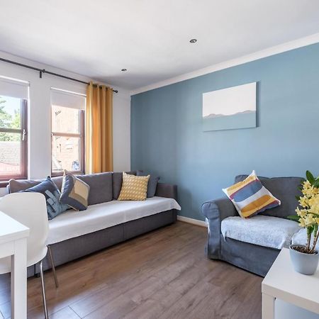 The Douglas - Spacious 2 Bed Apartment In Uddingston Exterior photo