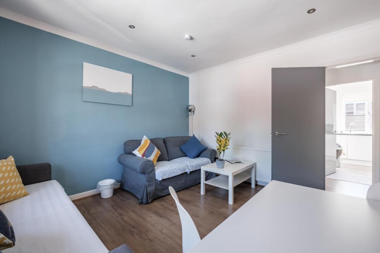 The Douglas - Spacious 2 Bed Apartment In Uddingston Exterior photo