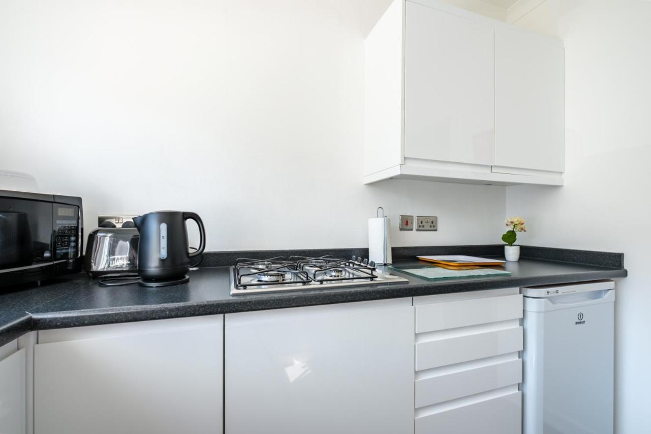 The Douglas - Spacious 2 Bed Apartment In Uddingston Exterior photo