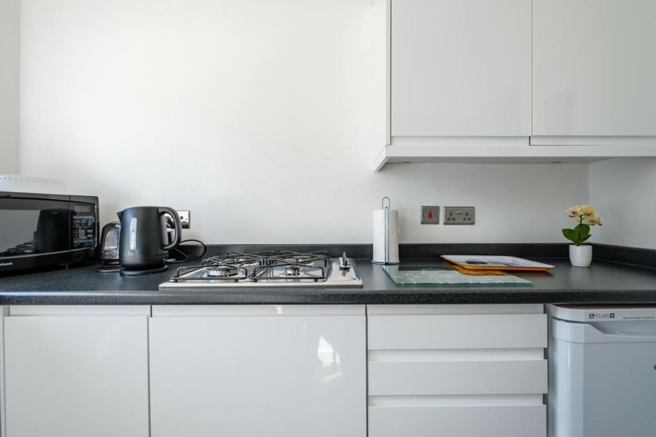 The Douglas - Spacious 2 Bed Apartment In Uddingston Exterior photo