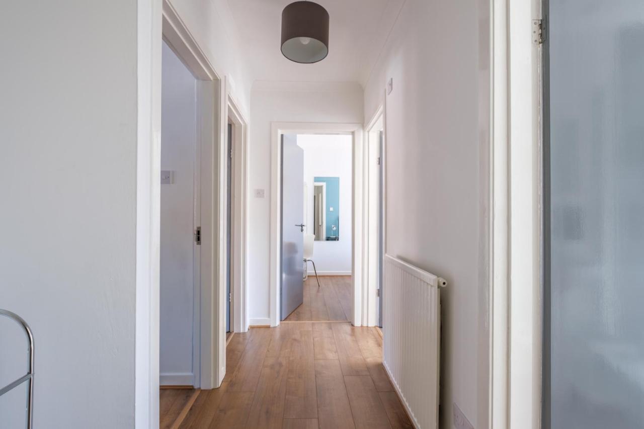 The Douglas - Spacious 2 Bed Apartment In Uddingston Exterior photo