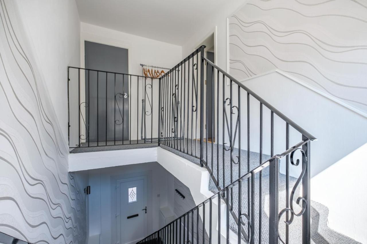 The Douglas - Spacious 2 Bed Apartment In Uddingston Exterior photo
