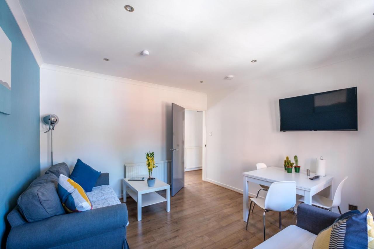 The Douglas - Spacious 2 Bed Apartment In Uddingston Exterior photo